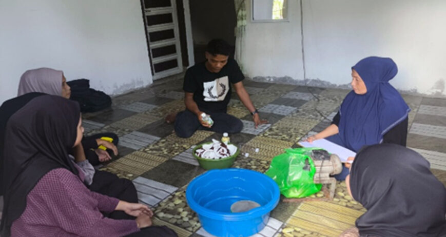 Kelompok belajar SL 10 Desa Hulo Bersama CIFOR-ICRAF belajar tentang perubahan iklim yang sedang terjadi,belajar Praktik pertanian cerdas iklim dengan membangun kebun belajar,kebun dapur dan pembibitan.memilih jenis tanaman yang tahan terhadap perubahan iklim serta praktik budidaya yang ramah lingkungan seperti pembuatan pupuk organik serta pembuatan Pestisida Nabati untuk pengendalian hama dan penyakit tanaman.